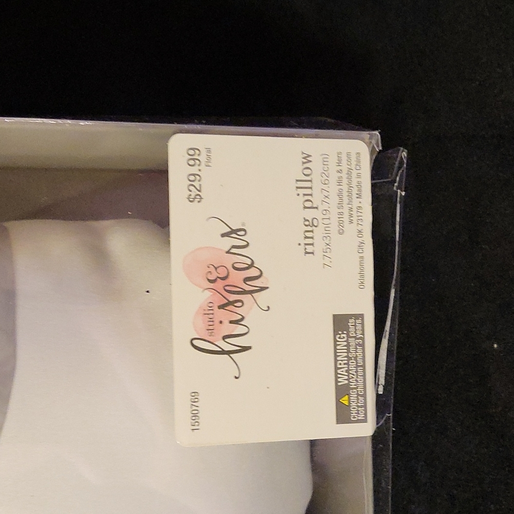 Ring Pillow - Picture 2 of 4